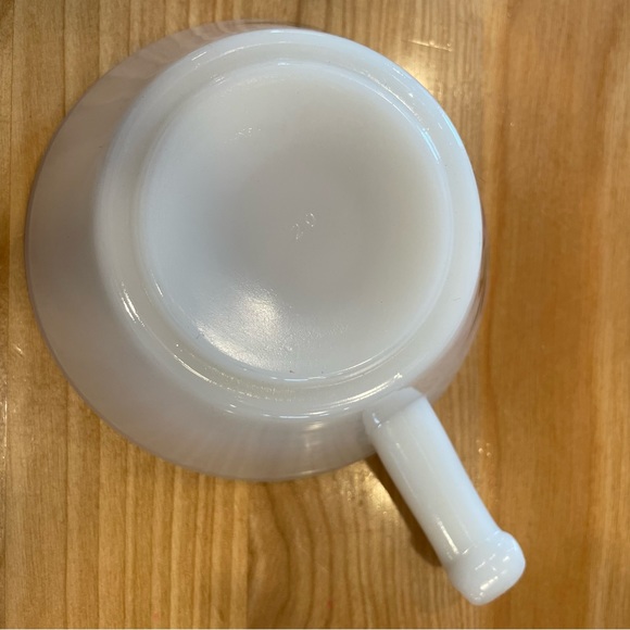 Two vintage Fire King bowls with grape painterly design. 8 ounces. - Picture 11 of 12